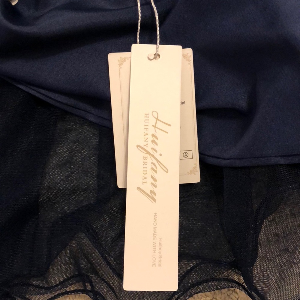 Formal dress - Picture 5 of 6